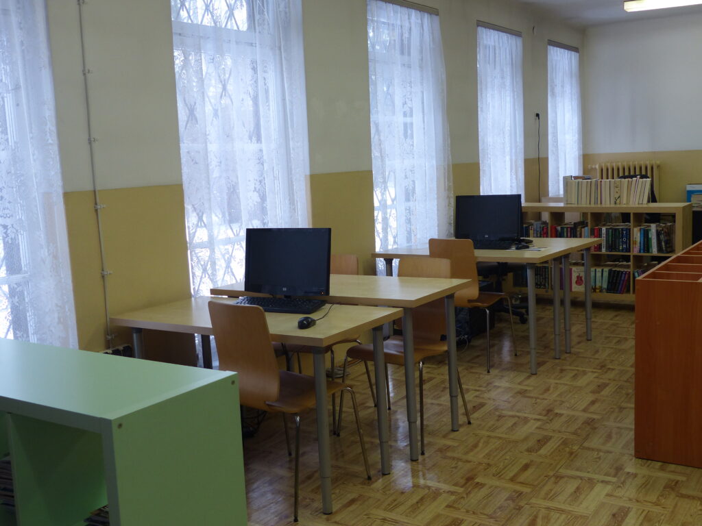 Stanowiska komputerowe w Centrali Biblioteki - ul. Mostowa 1