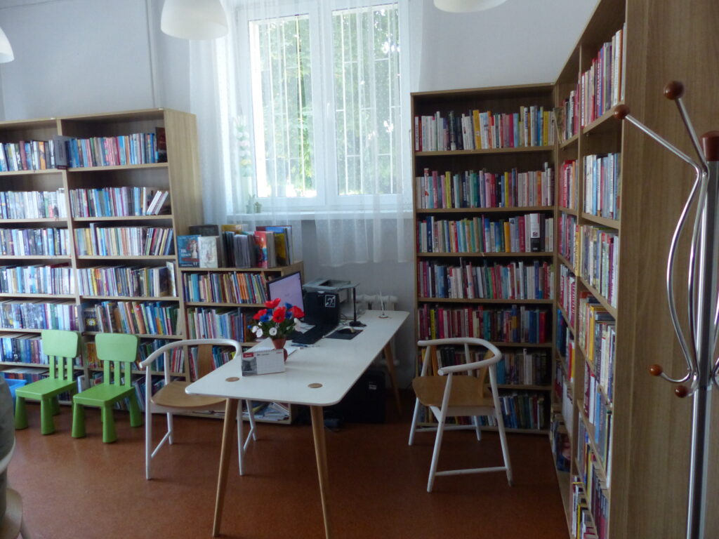 Stanowisko komputerowe w Filii nr 3 przy ulicy Moniuszki 13