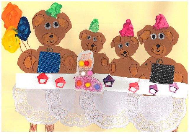 misie z kolorowego papieru na żółtym tle, siedzą przy stole